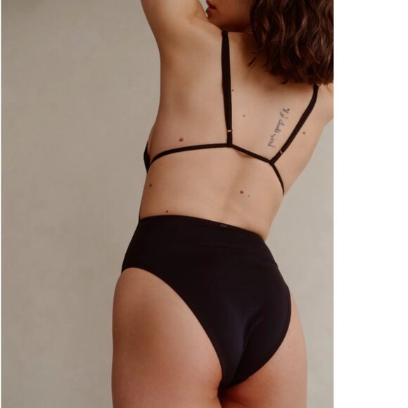 Everyday Sunday Deep V-Neck Cami One-piece - Picture 4 of 5